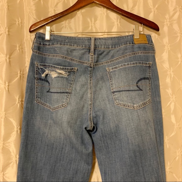 American Eagle Distressed Tom Girl Jeans Relaxed Cropped - Picture 5 of 11